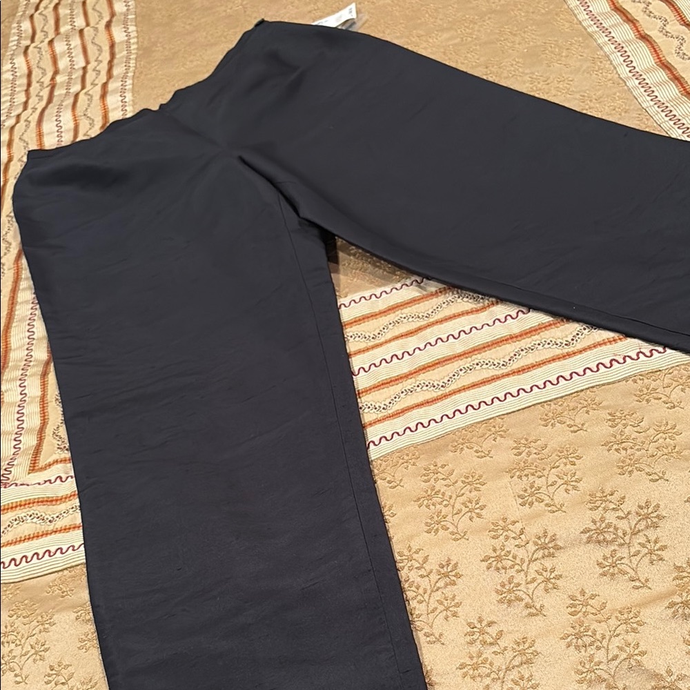 NWT DUE per Due pants, black, 100% silk, side zipper, 8P